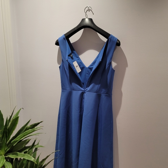 Iconic Crepe Fit 'N Flare Dress•Ann Taylor - Picture 2 of 5